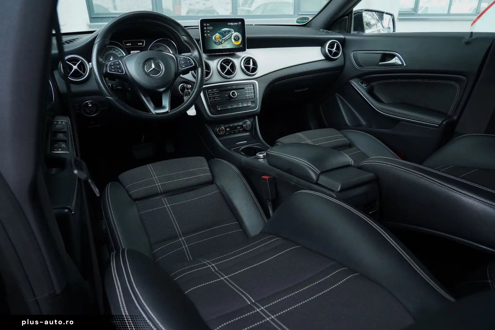 Mercedes-Benz CLA ver-200-d-4matic-7g--dct-peak-edition