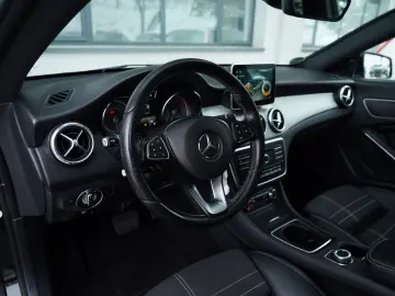 Mercedes-Benz CLA ver-200-d-4matic-7g--dct-peak-edition
