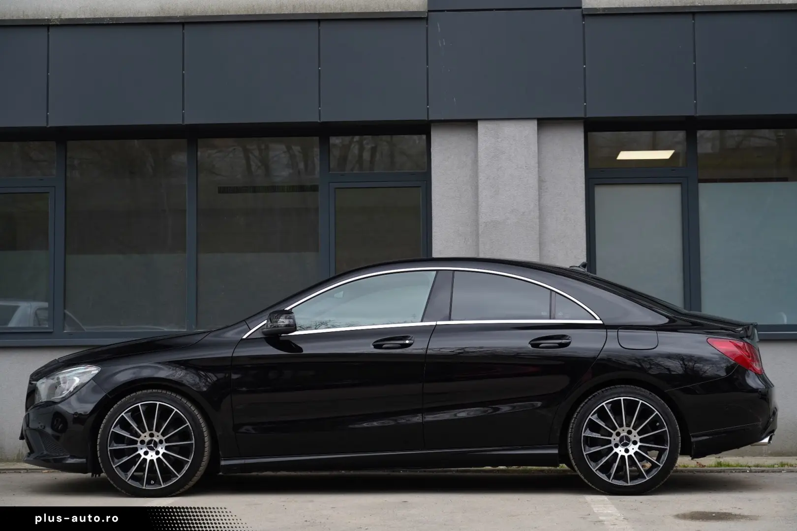 Mercedes-Benz CLA ver-200-d-4matic-7g--dct-peak-edition