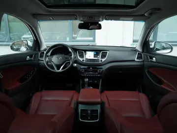 Hyundai Tucson 2.0 CRDI 4WD Automatik Premium