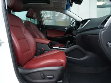 Hyundai Tucson 2.0 CRDI 4WD Automatik Premium