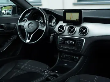 Mercedes-Benz CLA ver-200-d-4matic-7g--dct-peak-edition