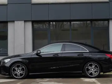 Mercedes-Benz CLA ver-200-d-4matic-7g--dct-peak-edition