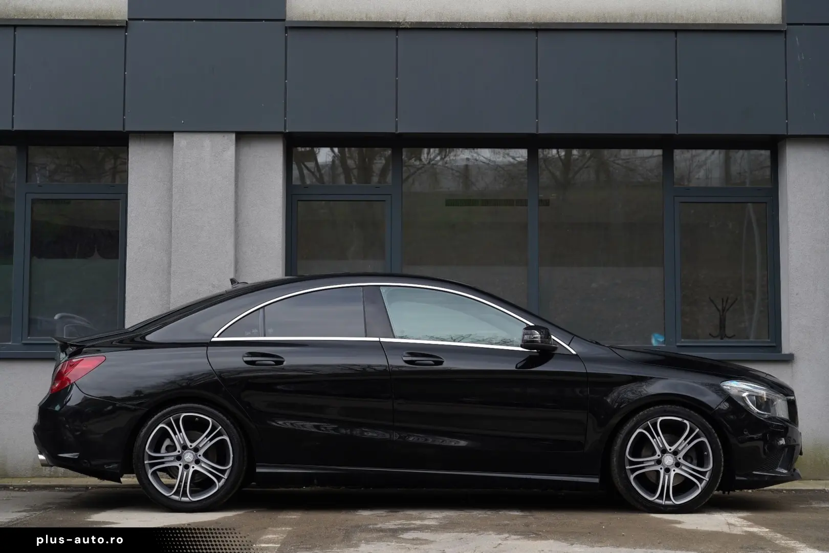 Mercedes-Benz CLA ver-200-d-4matic-7g--dct-peak-edition