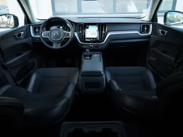 Volvo XC 60 B4 MHEV AT8 AWD Momentum Pro