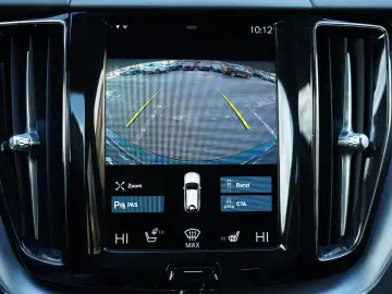 Volvo XC 60 B4 MHEV AT8 AWD Momentum Pro