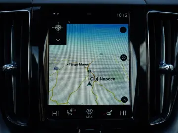 Volvo XC 60 B4 MHEV AT8 AWD Momentum Pro