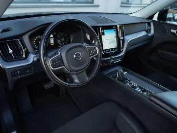 Volvo XC 60 B4 MHEV AT8 AWD Momentum Pro