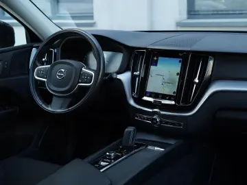 Volvo XC 60 B4 MHEV AT8 AWD Momentum Pro