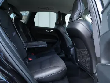 Volvo XC 60 B4 MHEV AT8 AWD Momentum Pro