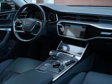 Audi a7 55 tfsi Quattro 340 cp Mild Hybrid ( 4x4 permanent )