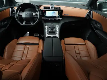 Citroën DS7 4x4 300 OPERA