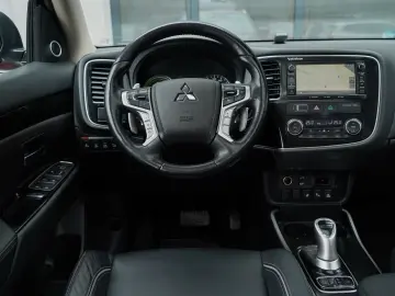 Mitsubishi Outlander 2.0 4WD Plus