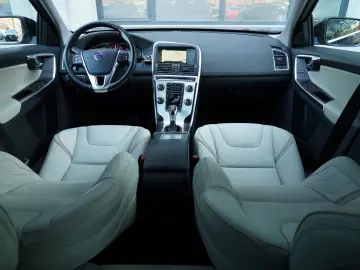 VOLVO -XC60 Ocean Race