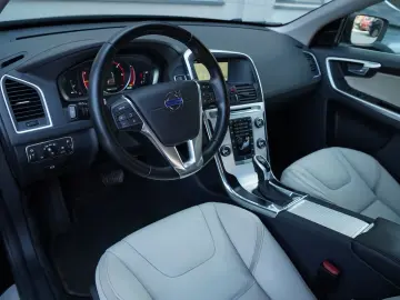 VOLVO -XC60 Ocean Race