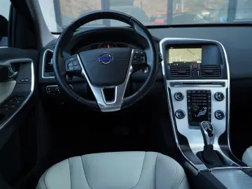 VOLVO -XC60 Ocean Race