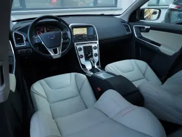 VOLVO -XC60 Ocean Race