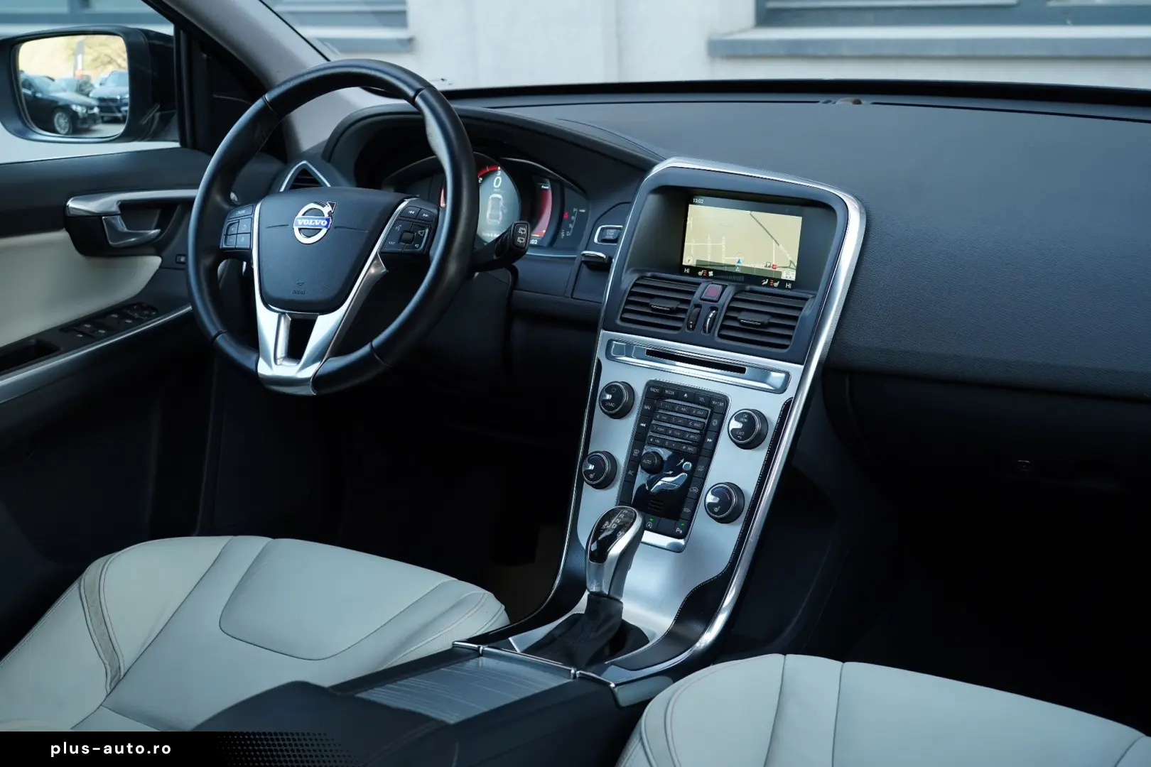 VOLVO -XC60 Ocean Race