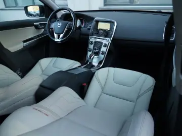 VOLVO -XC60 Ocean Race