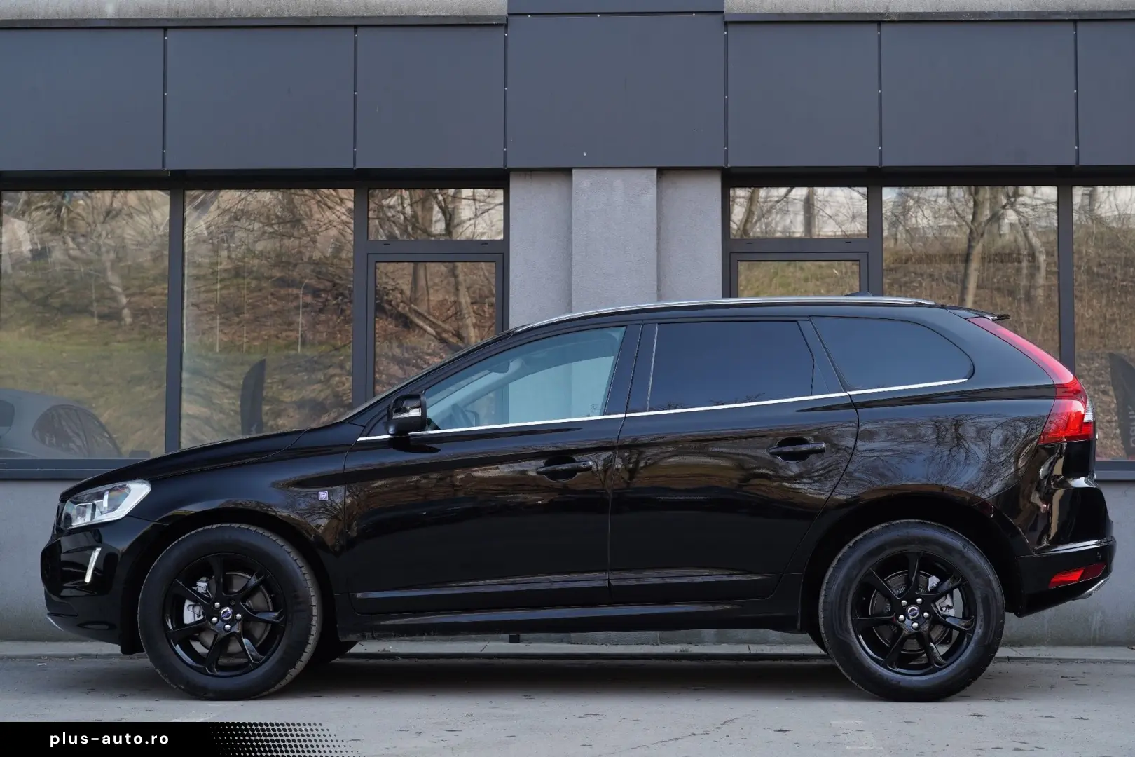 VOLVO -XC60 Ocean Race