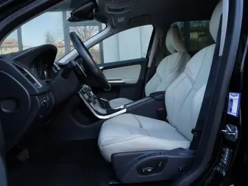 VOLVO -XC60 Ocean Race