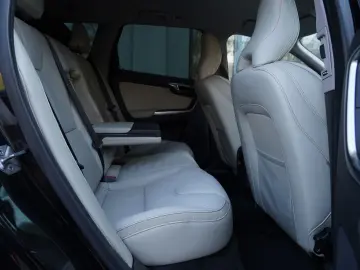 VOLVO -XC60 Ocean Race