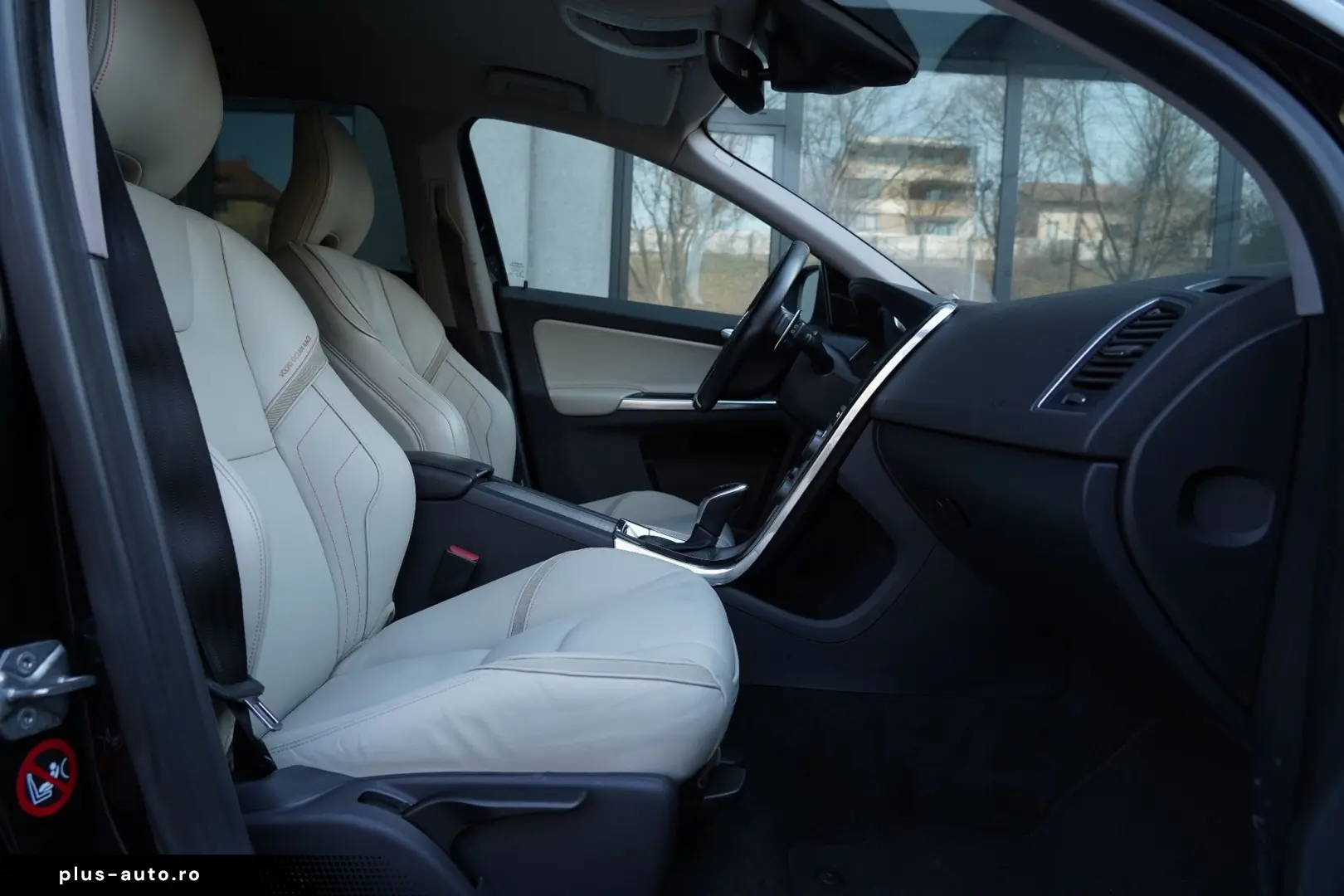 VOLVO -XC60 Ocean Race