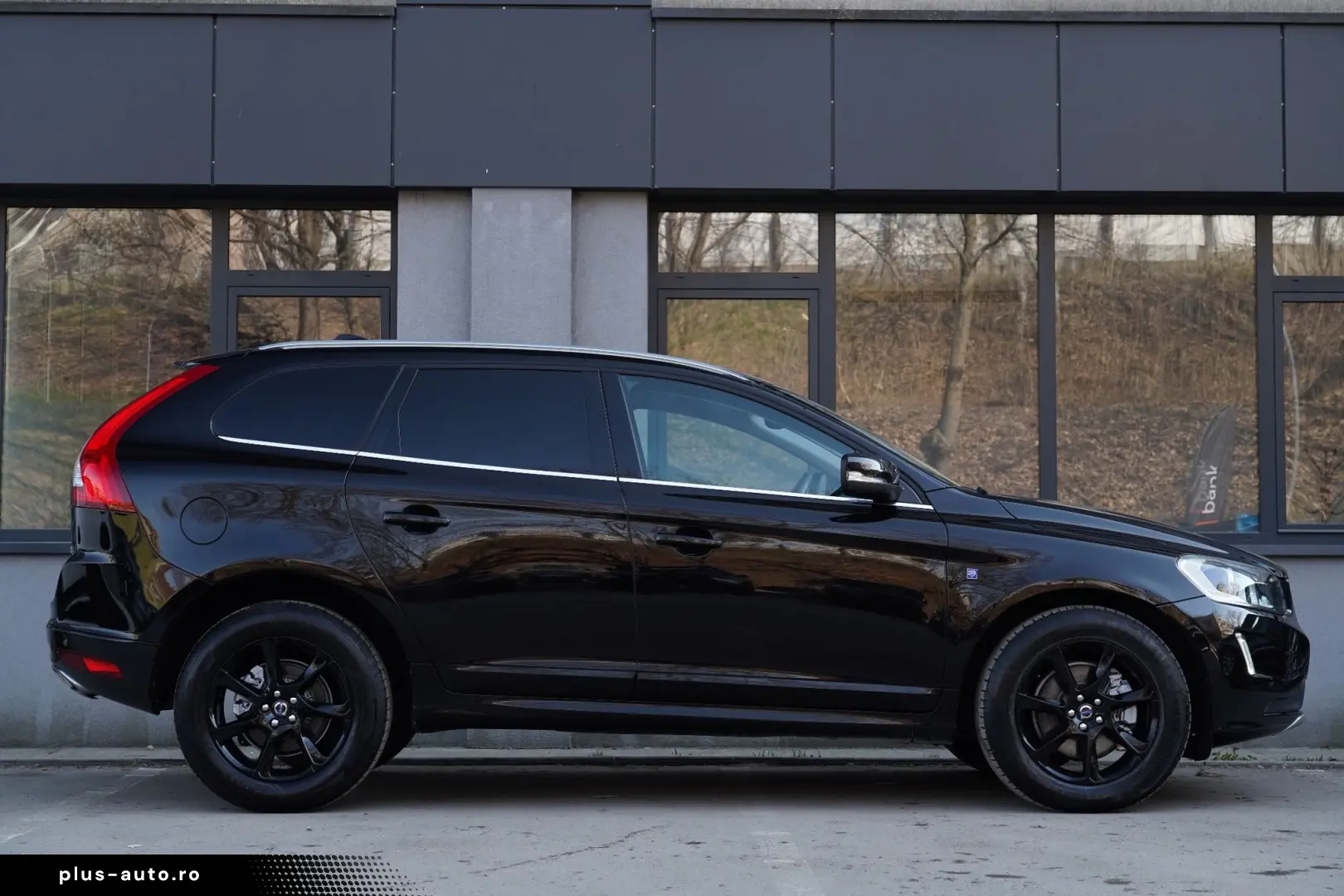 VOLVO -XC60 Ocean Race