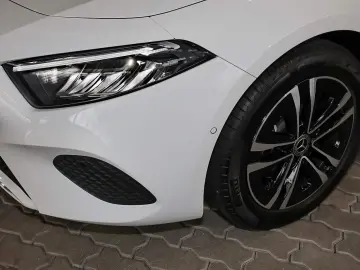 MERCEDES-BENZ A 180 PANO AHK HIFI DISTRONIC TOTWINKEL