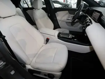 MERCEDES-BENZ A 180 LEDER BEIGE KAMERA MBUX LED 17