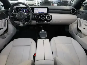 MERCEDES-BENZ A 180 LEDER BEIGE KAMERA MBUX LED 17