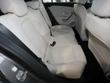 MERCEDES-BENZ A 180 LEDER BEIGE KAMERA MBUX LED 17