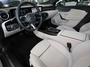 MERCEDES-BENZ A 180 LEDER BEIGE KAMERA MBUX LED 17