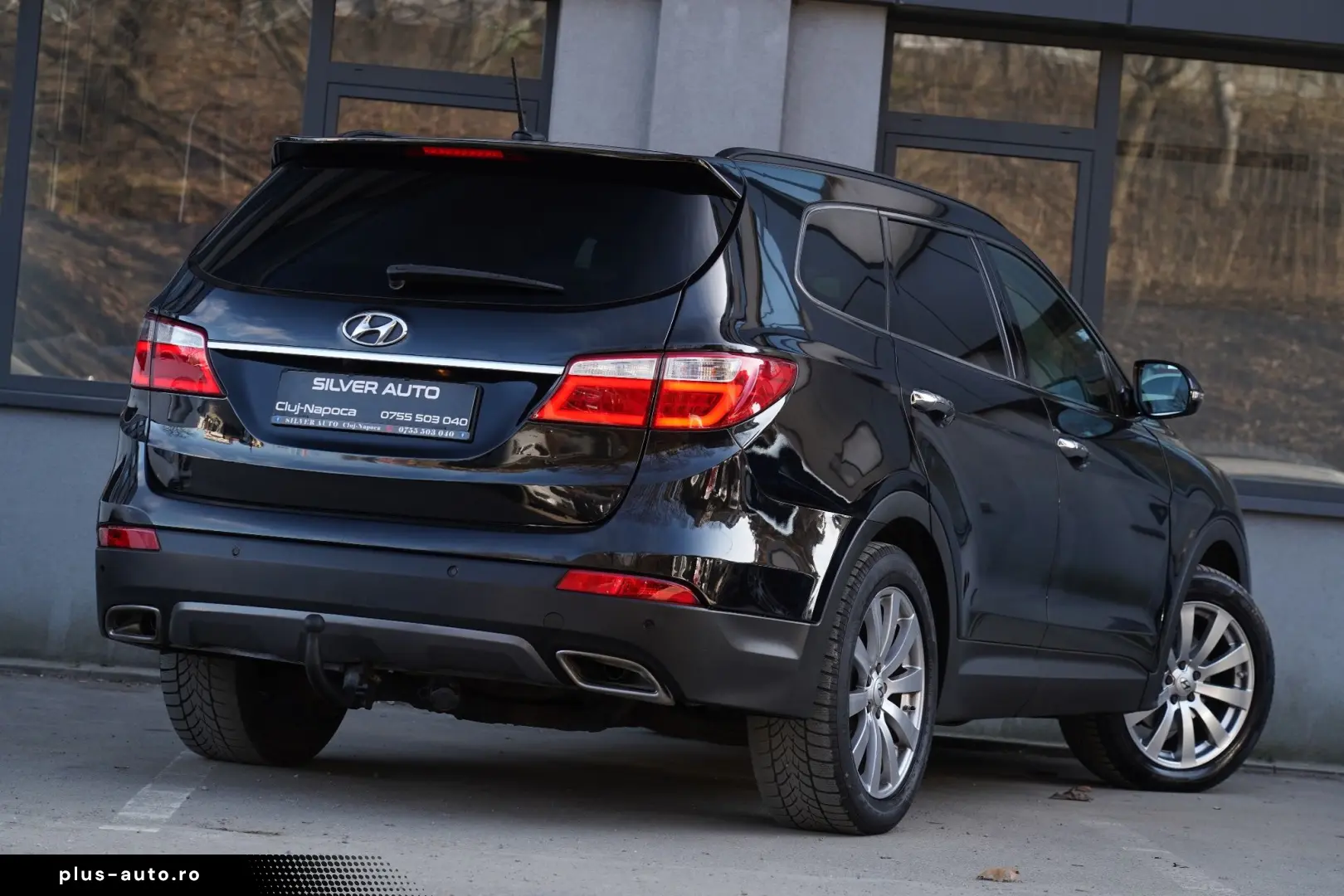 Hyundai Grand-Santa-Fe