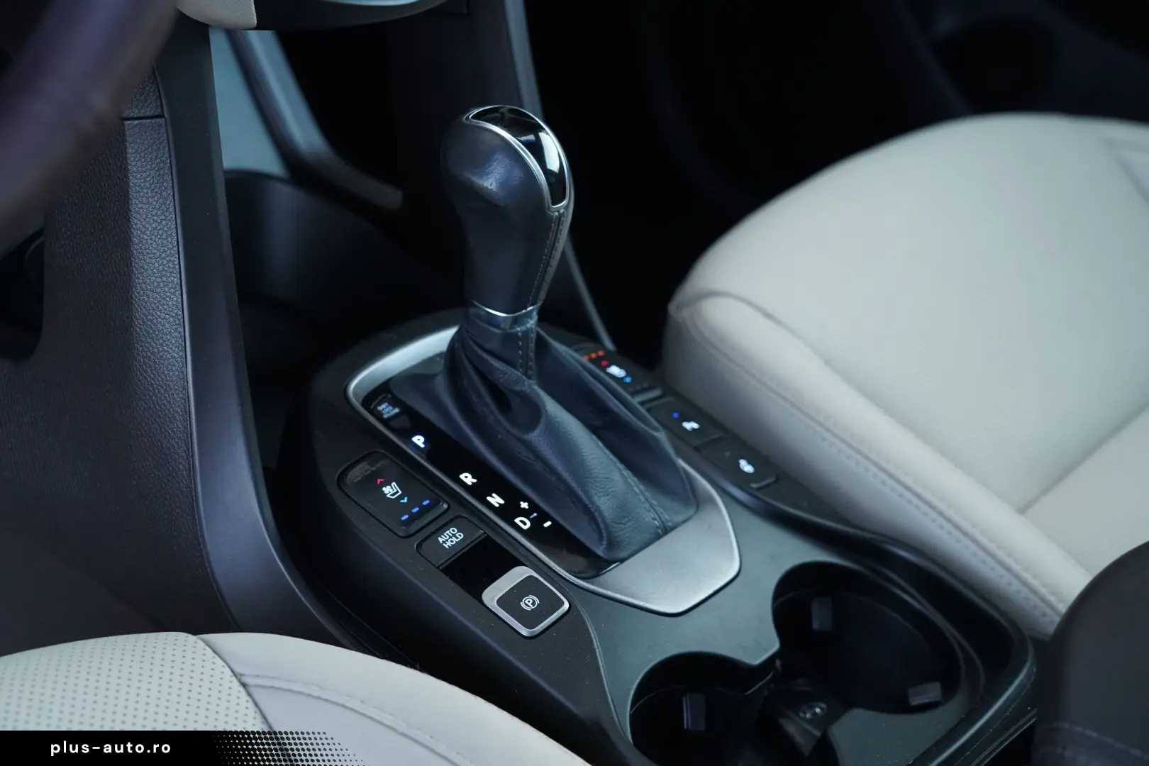 Hyundai Grand-Santa-Fe