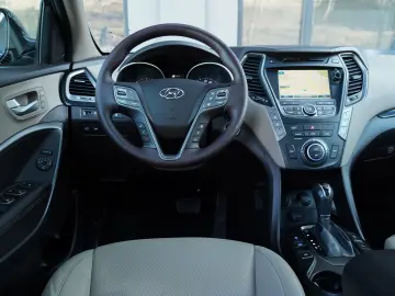 Hyundai Grand-Santa-Fe