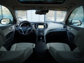 Hyundai Grand-Santa-Fe