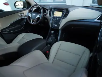 Hyundai Grand-Santa-Fe