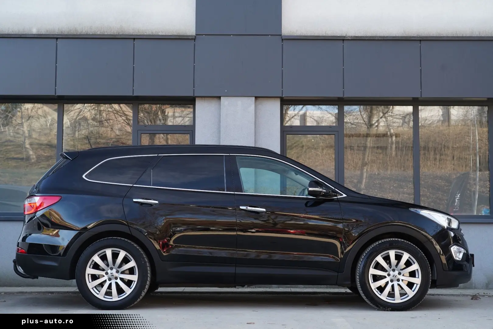 Hyundai Grand-Santa-Fe