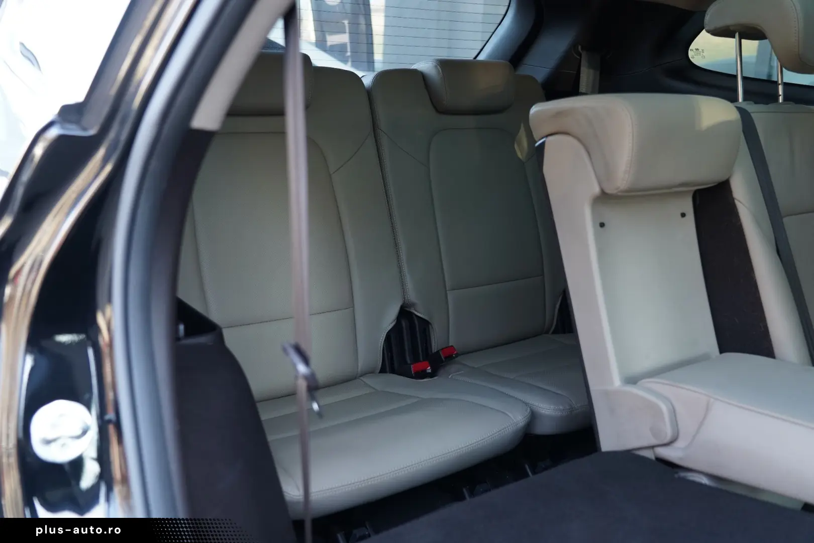 Hyundai Grand-Santa-Fe