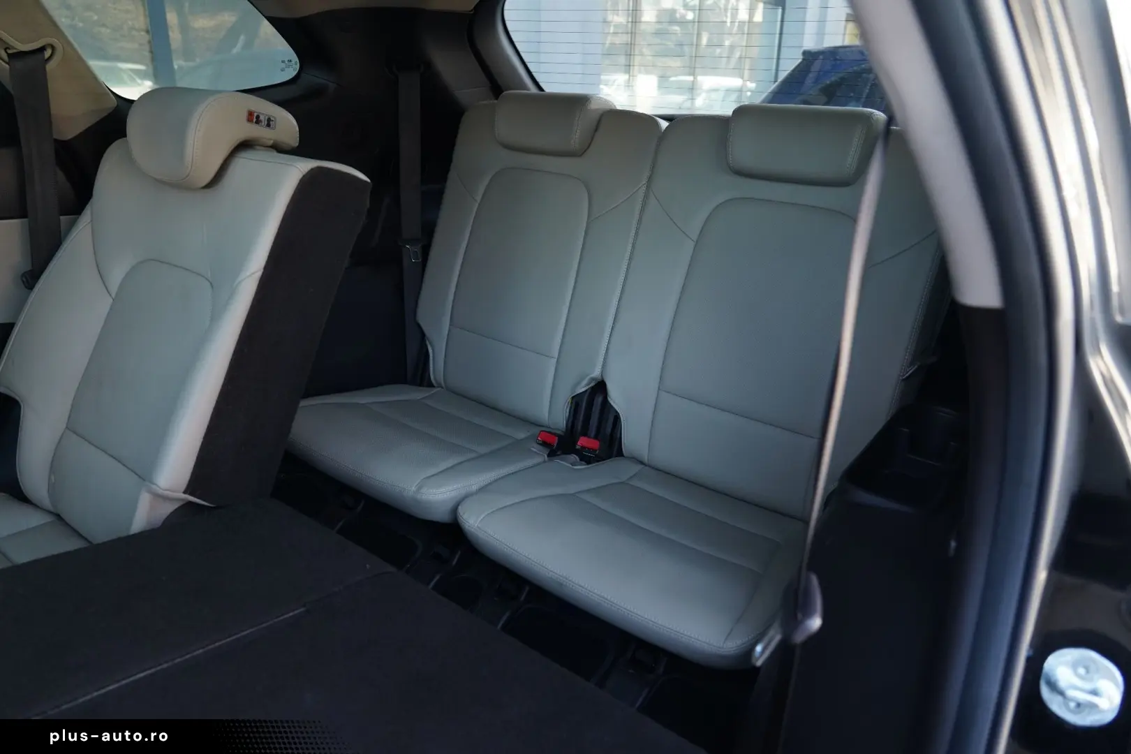 Hyundai Grand-Santa-Fe