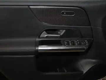 MERCEDES-BENZ B 200 SPURHALTE CARPLAY NAVIGATION MBUX LED 18