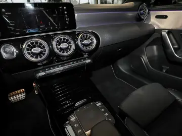 MERCEDES-BENZ A 250 e AMG PANO KAMERA TOTWINKEL CARP&hellip;