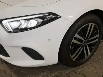 MERCEDES-BENZ A 250 e TOTWINKEL PANO CARPLAY SPURHAL&hellip;