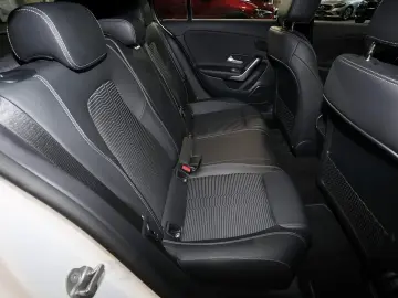 MERCEDES-BENZ A 250 e TOTWINKEL PANO CARPLAY SPURHAL&hellip;