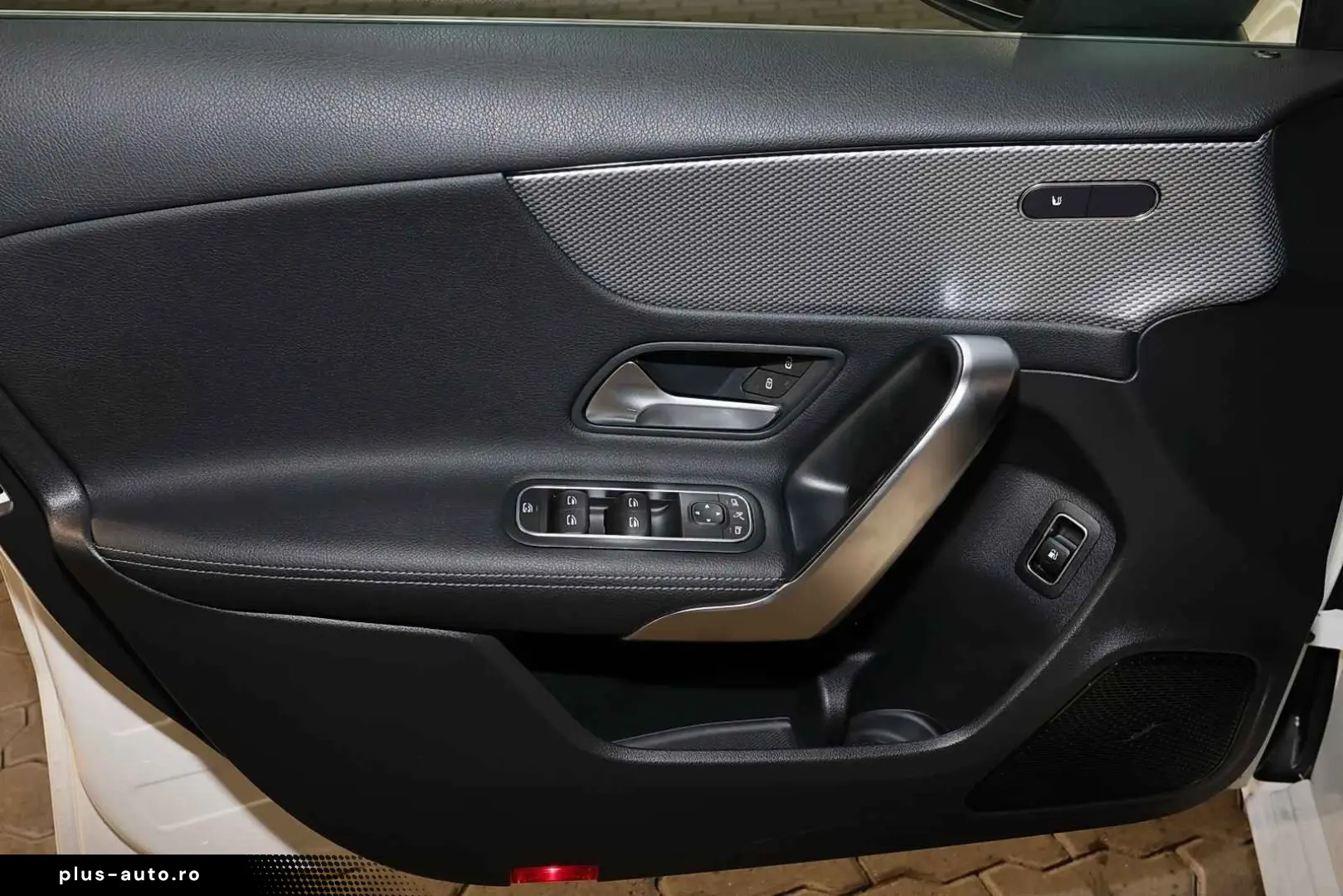 MERCEDES-BENZ A 250 e TOTWINKEL PANO CARPLAY SPURHAL&hellip;