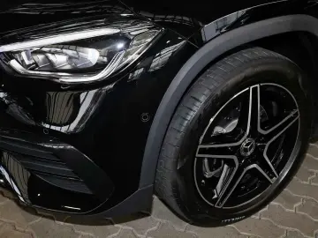 MERCEDES-BENZ GLA 250 e AMG HEADUP TOTWINKEL 360  CARPLY 19