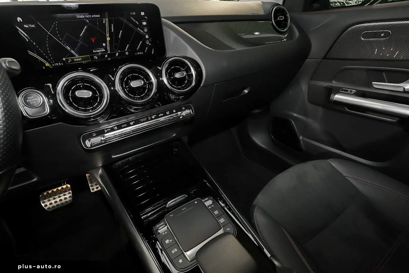 MERCEDES-BENZ GLA 250 e AMG HEADUP TOTWINKEL 360  CARPLY 19