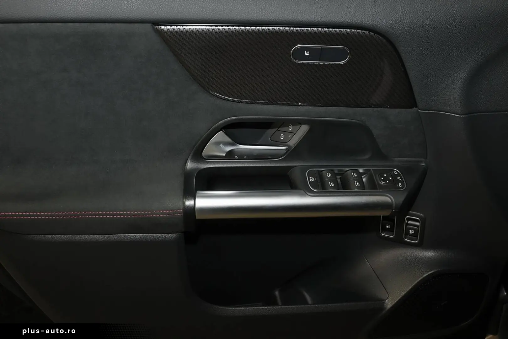 MERCEDES-BENZ GLA 250 e AMG HEADUP TOTWINKEL 360  CARPLY 19