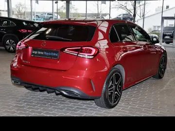 MERCEDES-BENZ A 250 E AMG PANO KAMERA CARPLAY MEMORY LED 18